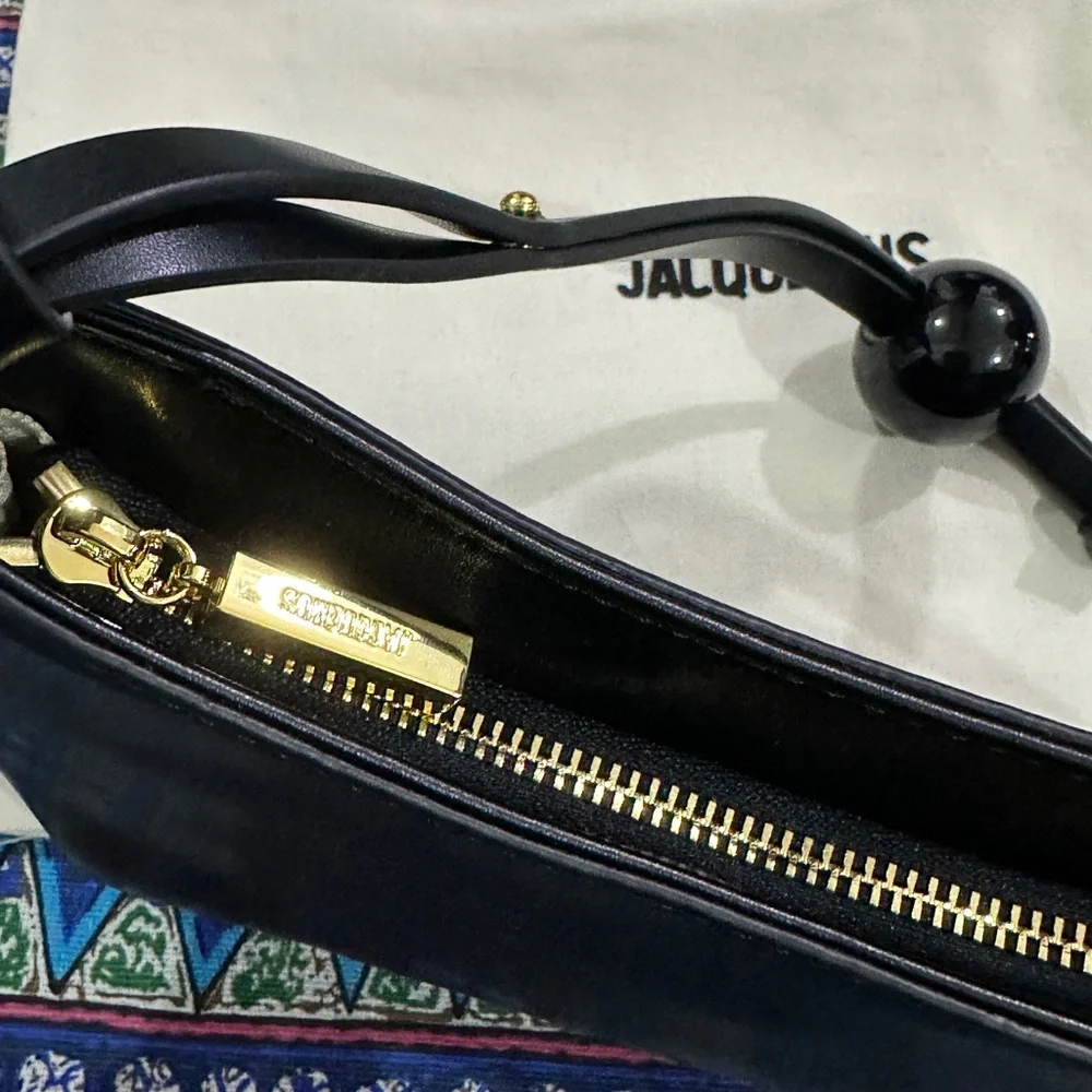 Jacquemus Black Leather Shoulder Bag with Gold Logo - Picture 10 of 12